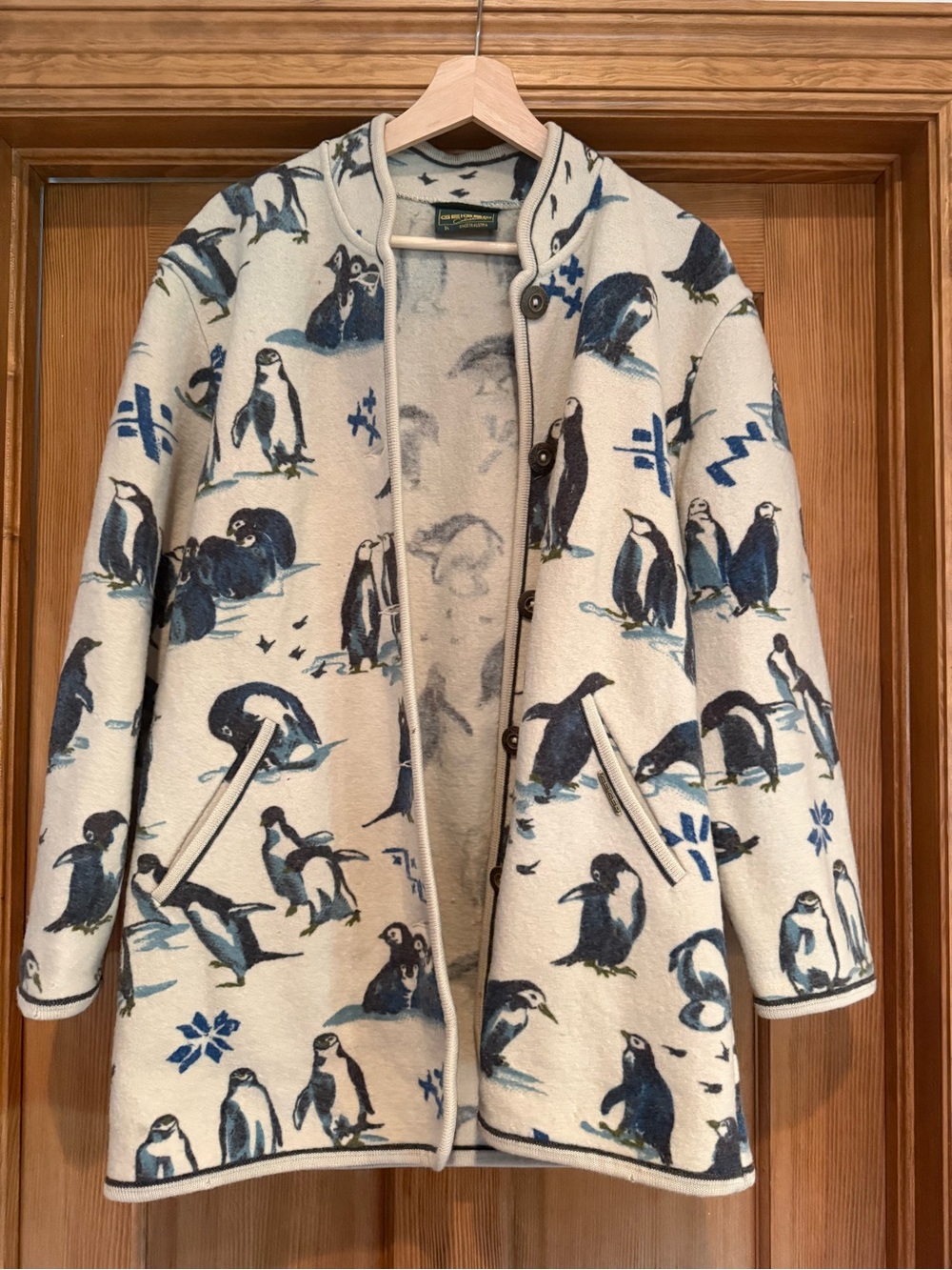 Cream Penguin-Print Women's Cape Jacket 100% wool